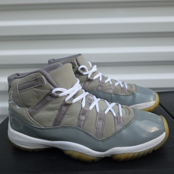 Size 8 - Air Jordan 11 Retro 2010 Cool Grey - Picture 1 of 10